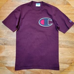 Champion Short Sleeve Crewneck T-Shirt in Burgundy with Contrast Logo